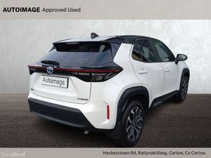 Toyota Yaris Cross 1.5 Hybrid Luna Sport (Pearl wh - Image 2