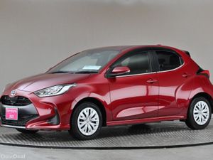 Toyota Yaris 1.5 PETROL HYBRID **360PAN CAM**PARK - Image 4