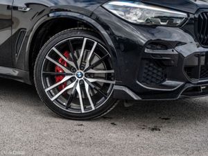 BMW X5 XDRIVE45E M SPORT **PRO PACK + TECH PACK** - Image 3