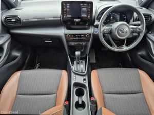Toyota Yaris Cross ** 1.5 HYBRID ** HUGE SPEC ** T - Image 2
