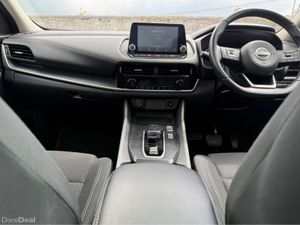 Nissan Qashqai GLASS ROOF SV Hybrid Auto - Image 3