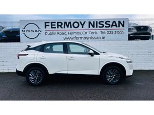 Nissan Qashqai SV Colour Camear &  Rear Sensors - Image 4