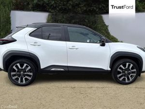 Toyota Yaris Cross Premiere Edition - Image 3