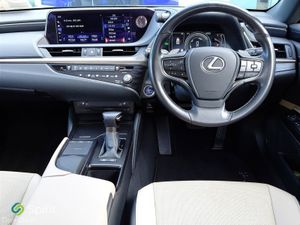 Lexus ES ES  300H Dynamic - Image 4