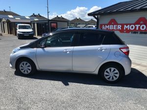 2018 Toyota Vitz Hybrid - Image 4