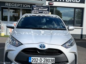 2020 Toyota Yaris 1.5 Hybrid Automatic,CarPlay - Image 2
