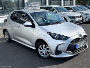 2020 Toyota Yaris 1.5 Hybrid Automatic,CarPlay - Image 3