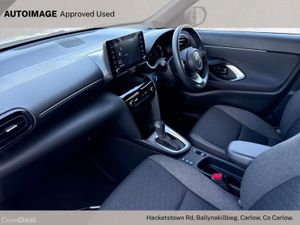 Toyota Yaris Cross 1.5 Hybrid Luna Sport (Pearl wh - Image 4