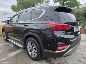 192 Hyundai Santa Fe 2.2 CRDi 4WD Executive Plus - Image 4