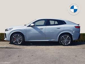 BMW iX2 eDrive20 Shadow Edition - Image 3
