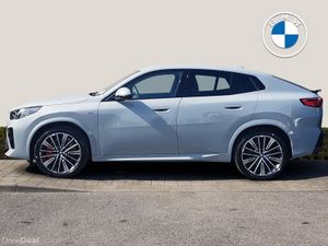 BMW iX2 eDrive20 Shadow Edition - Image 4