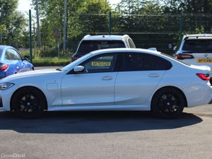 BMW 3-Series 2019 330E MSPORT ALPINE WHITE - Image 4