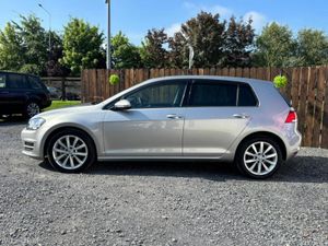 Volkswagen Golf HIGHLINE - LOW KM - Image 4