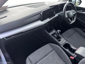 Volkswagen Golf 1.0 TSI 110HP Life - Image 3