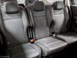Peugeot Rifter E-Allure 50kWh 136HP L2 - 7 Seats - Image 4