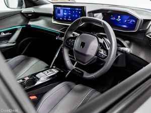 Peugeot 2008 E-GT 54kWh 155HP - Image 2