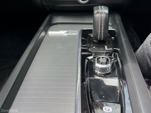 Volvo XC60 2022 2.0d R-Design - Image 3