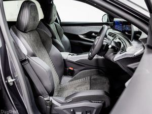Peugeot 5008 E-GT Exclusive 72kWh 210HP - 7 Seats - Image 4