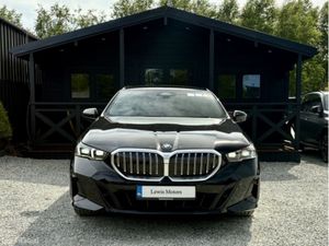 BMW 5-Series 530E M SPORT TOURING, PAN ROOF, HARMA - Image 2