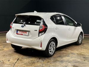 Toyota Aqua 1.5 HYBRID - TOYOTA SAFETY SENSE - Image 4