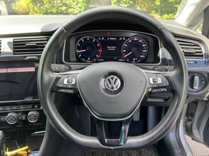 Volkswagen Golf HIGHLINE 1.4 TSI AUTO // SERVICE H - Image 4