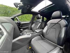 Audi A4 AVANT S-LINE 2.0 TFSI AUTO // TILT & SLIDE - Image 2