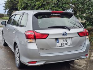 2017 Toyota  hybrid.  Automatic nct&tax €8,900 - Image 4