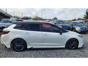 Toyota Corolla 1.8 HYBRID / SPORT / HIGH SPEC - Image 4