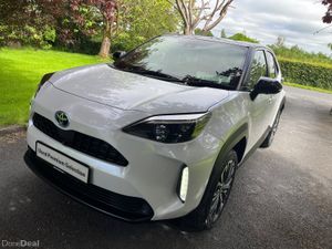 2023 Toyota Yaris Cross HYBRID - Image 3