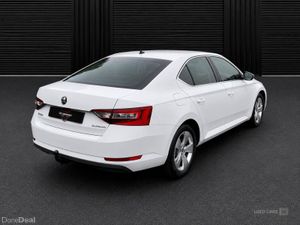 Skoda Superb DIESEL HATCHBACK - Image 4