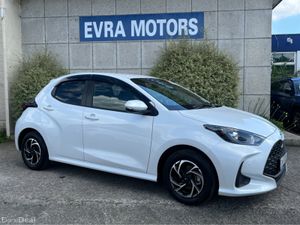 Toyota Yaris G HYBRID AUTOMATIC 1.5 PETROL //REVER - Image 3