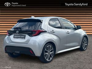 Toyota Yaris PLATINUM // FULL LEATHER // AIR CON / - Image 2