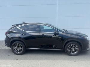 2023 LEXUS NX450H+ 2.5 HYBRID PREMIUM A/T PHEV - Image 4