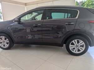 Kia Sportage 1.7 Platinum 5dr - Image 2