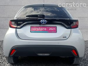 Toyota Yaris Hybrid X - Image 4