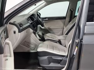 Volkswagen Tiguan ** HIGH LINE ** PAN ROOF ** 2.0 - Image 4