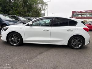 Ford Focus 1.5 DIESEL ST-LINE - Image 4