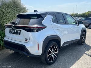 Toyota Yaris Cross GR SPORT HYBRID AUTOMATIC 1.5 P - Image 4
