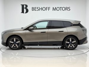 BMW iX 40 M-SPORT X-DRIVE=LOW MILES//HUGE SPEC//AS - Image 2