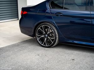 BMW 5-Series 520D M SPORT *PAN ROOF* - Image 4