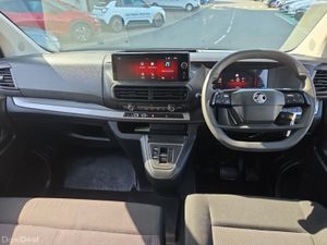 Vauxhall Vivaro LIFE COMBI XL 49KWH 9 SEATER - Image 4