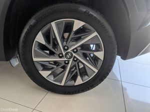 Hyundai Tucson Executive Two Tone Roof - Image 3