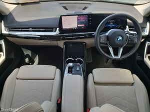 BMW iX1 eDrive20 xLine - Image 4