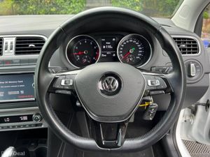 Volkswagen Polo BLUEMOTION 1.0 TSI AUTO // HEATED - Image 4