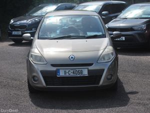 Renault Clio 2011  1.2  5 Door - Image 2