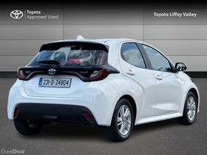 Toyota Yaris YARIS 1.5 HYBRID LUNA - Image 2