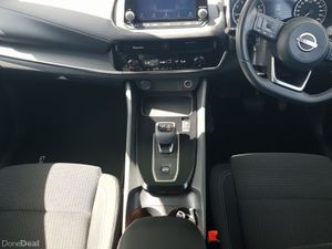 Nissan Qashqai 1.3 PET MILD HYBRID SV CVT **3 Scra - Image 4