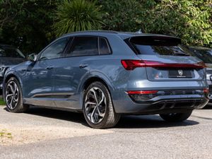 Audi Q8 e-tron 55 Quattro S Line Black Edition - Image 2