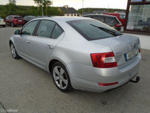 Skoda Octavia AMBITION 2.0 TDI 150HP DSG 4 4DR AUT - Image 4