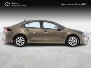 Toyota Corolla Luna Hybrid Saloon - Image 3